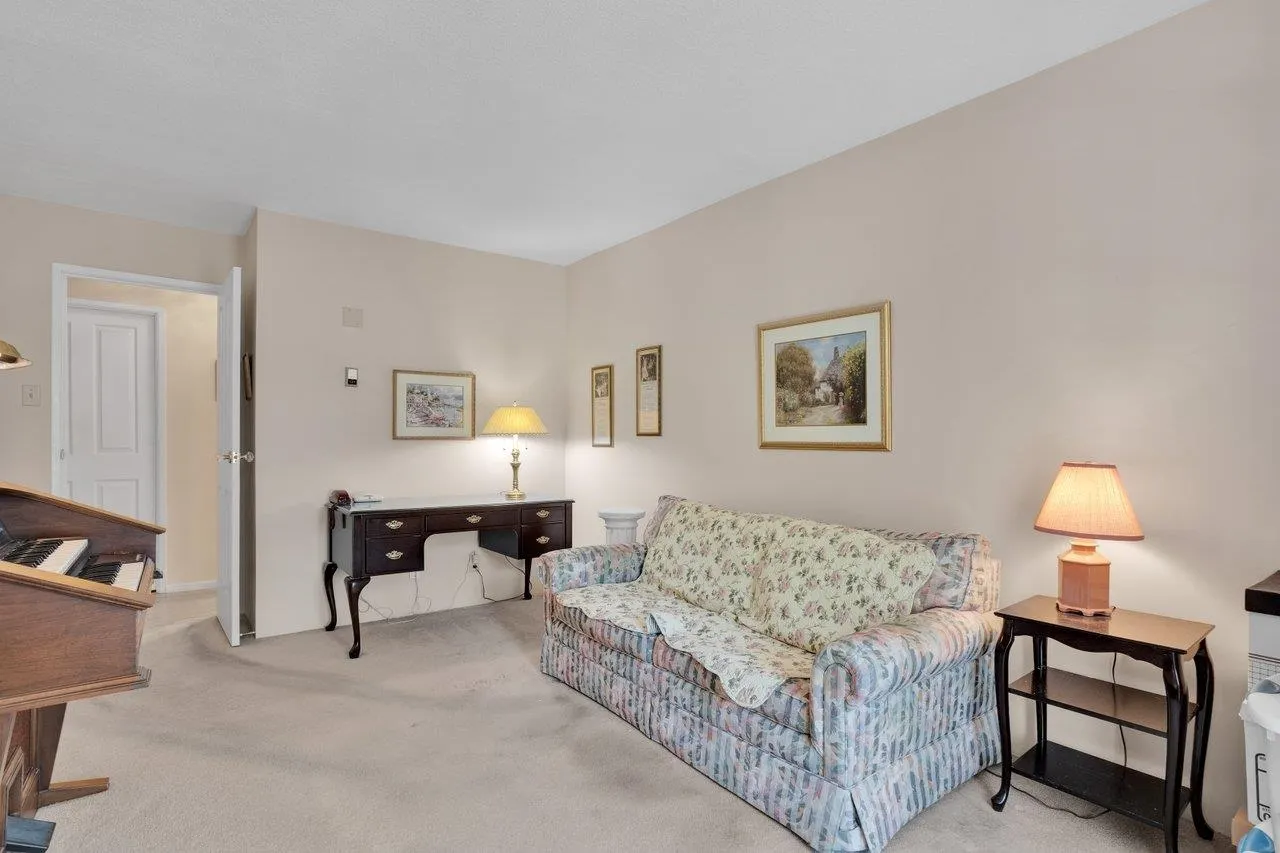 2140 Briar Avenue #206