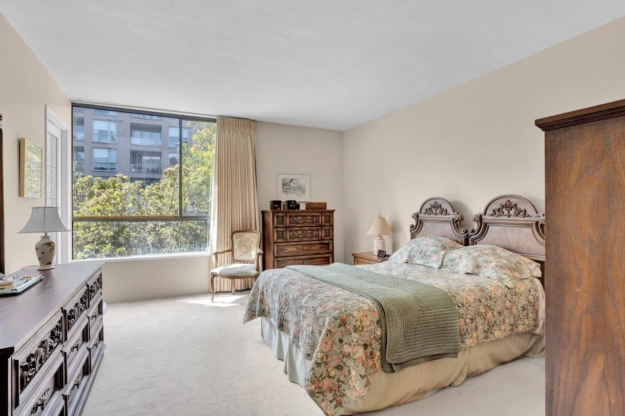 2140 Briar Avenue #206