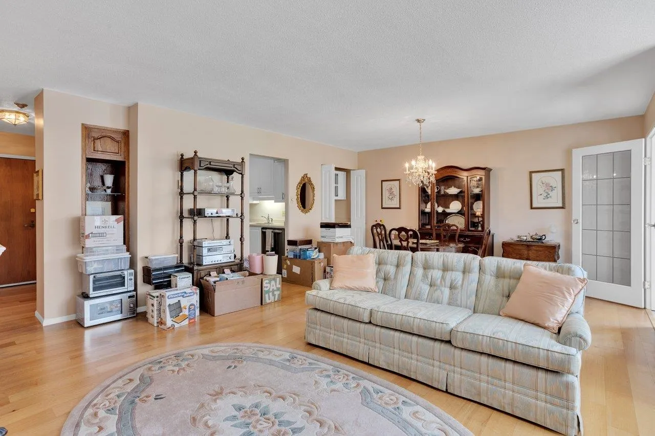 2140 Briar Avenue #206