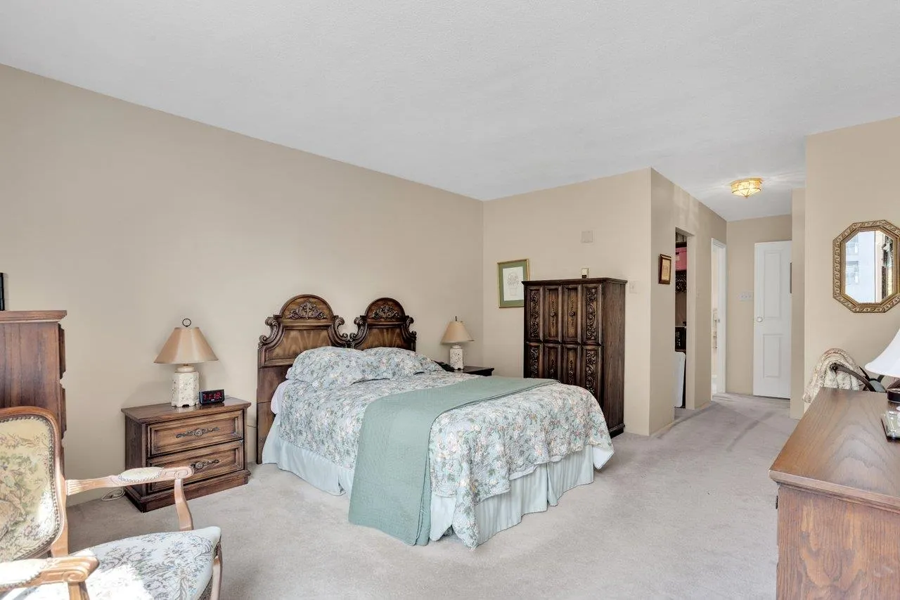 2140 Briar Avenue #206