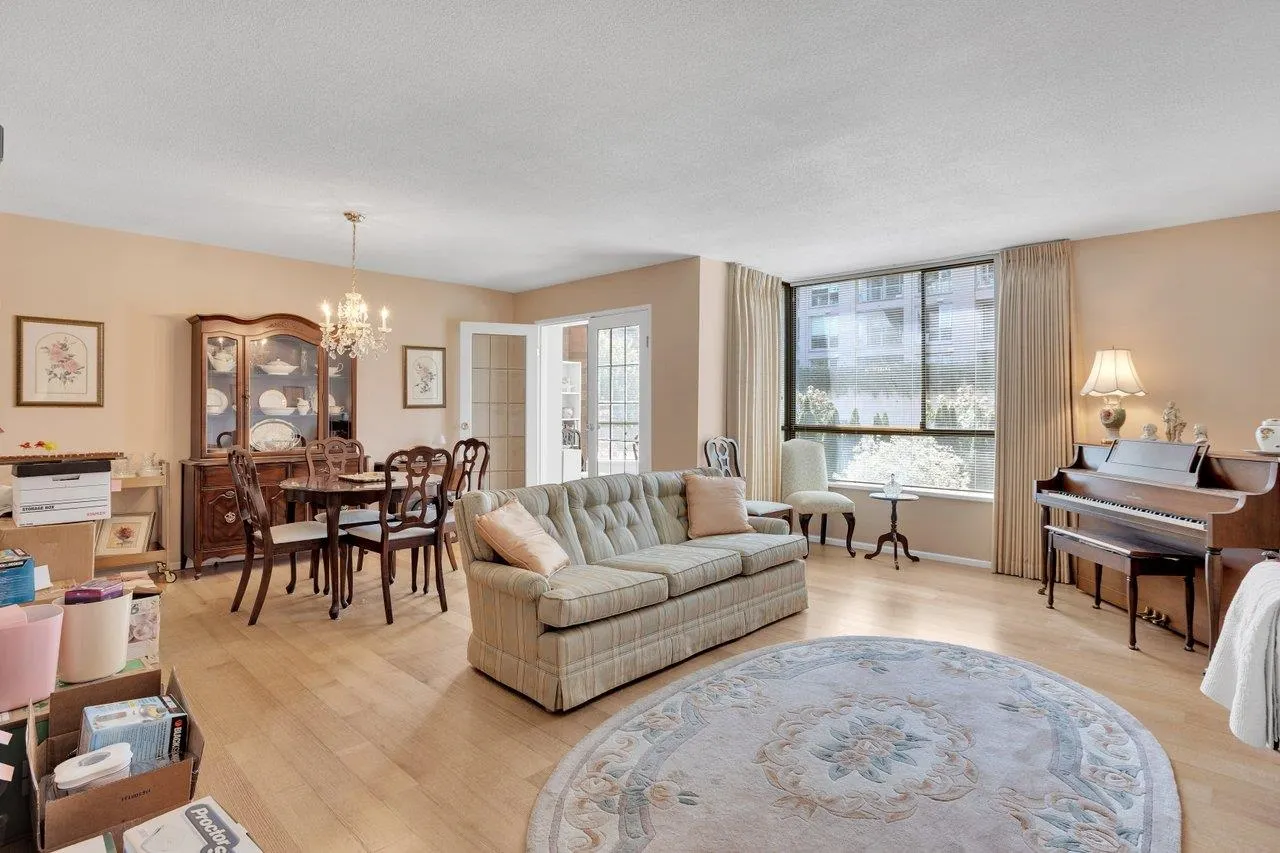 2140 Briar Avenue #206