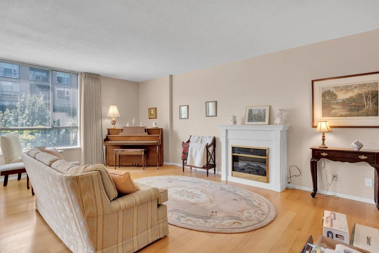2140 Briar Avenue #206