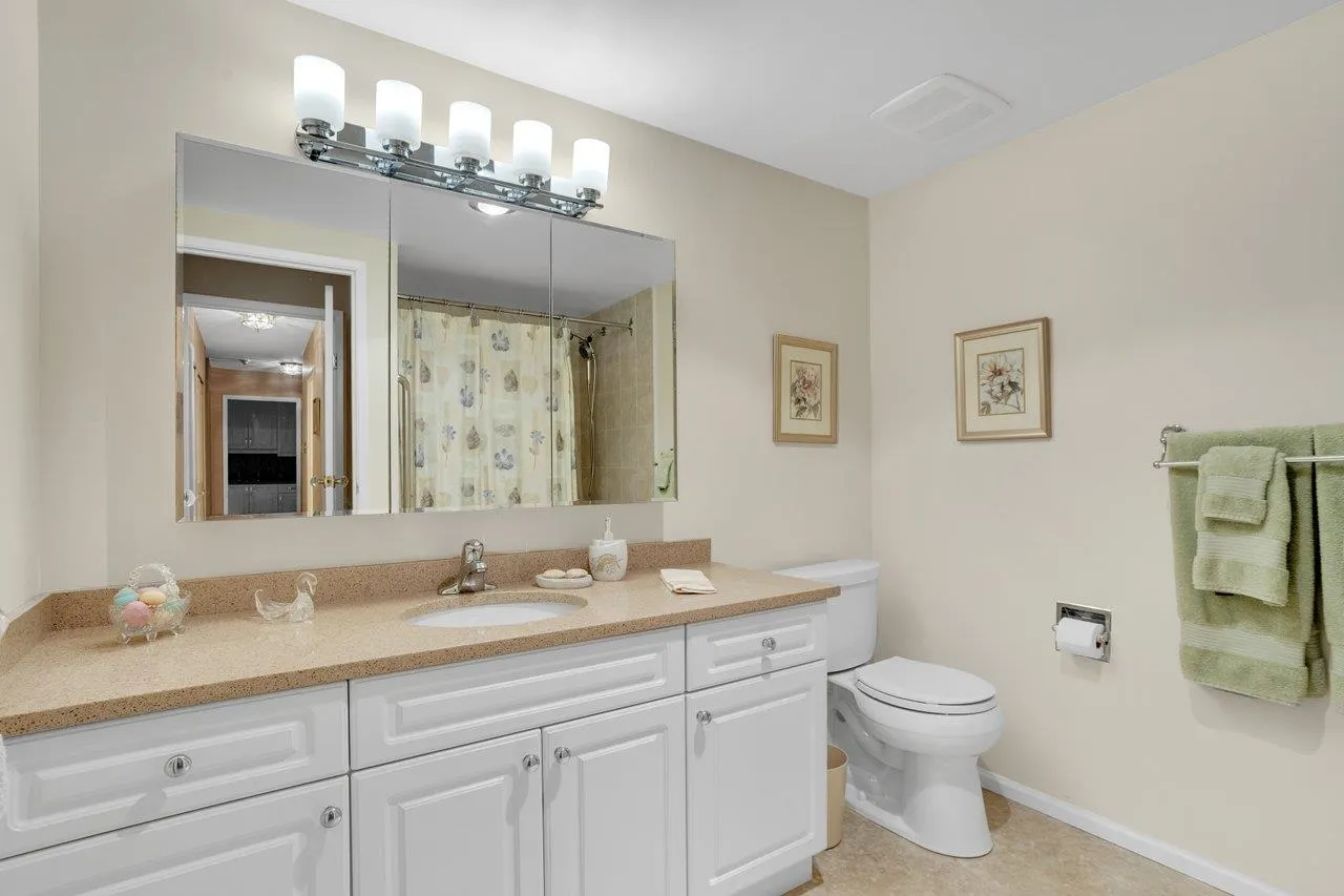 2140 Briar Avenue #206