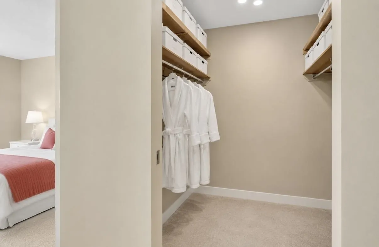 2140 Briar Avenue #206