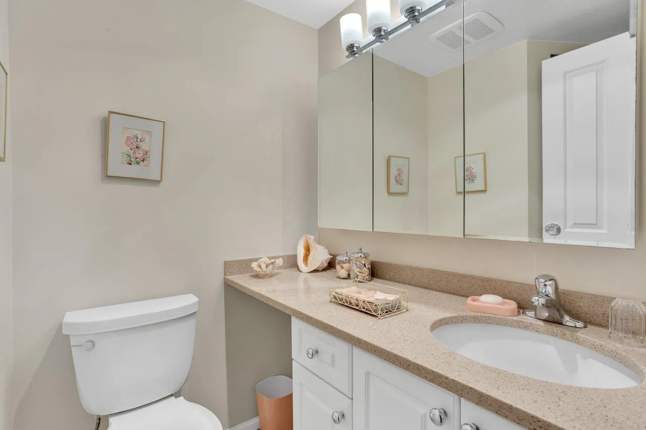 2140 Briar Avenue #206