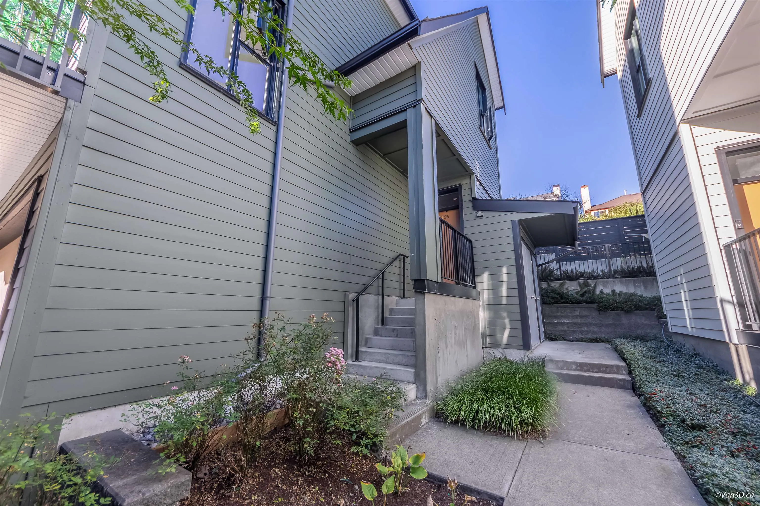1228 Hudson Street #25