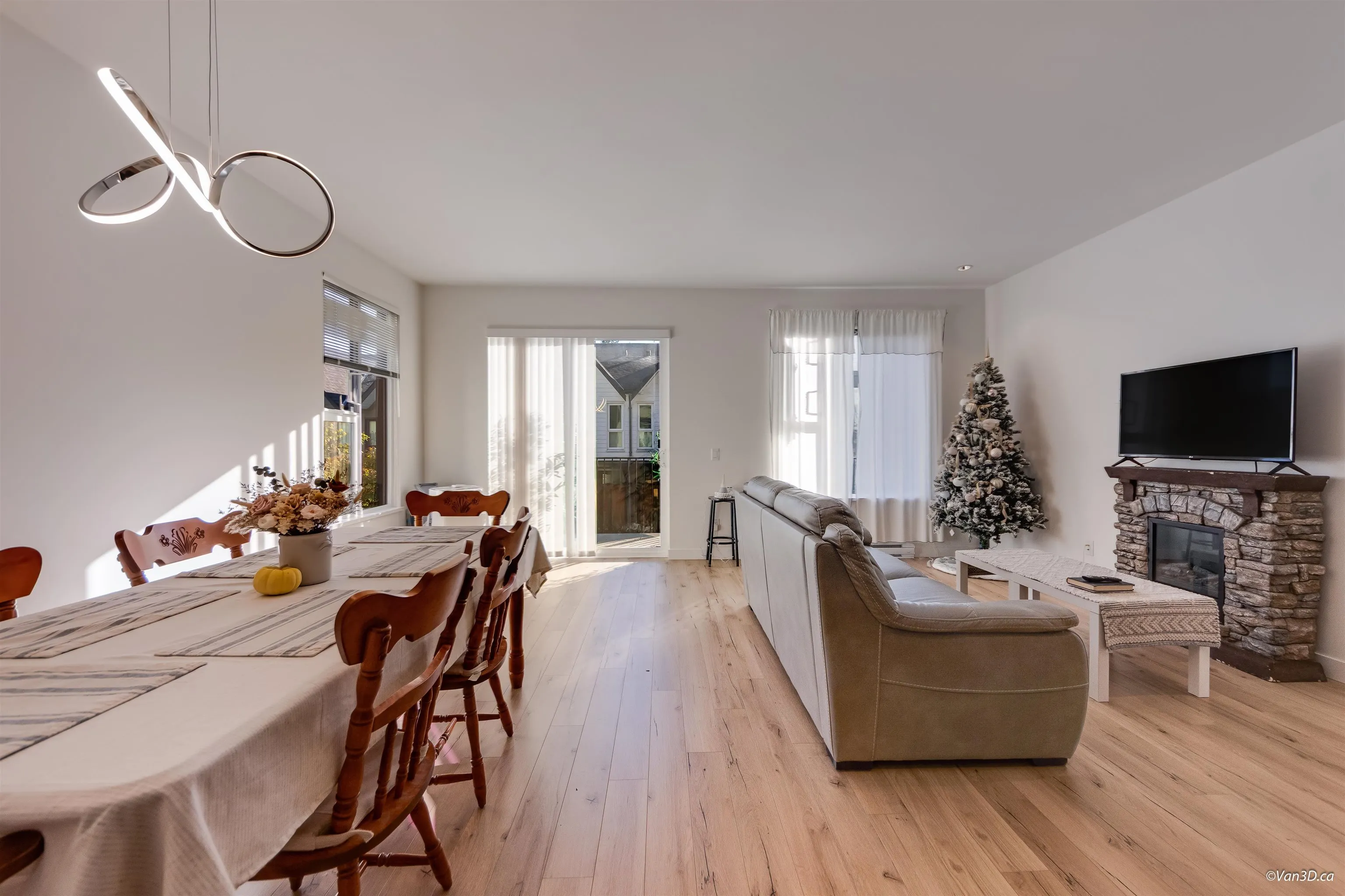 1228 Hudson Street #25