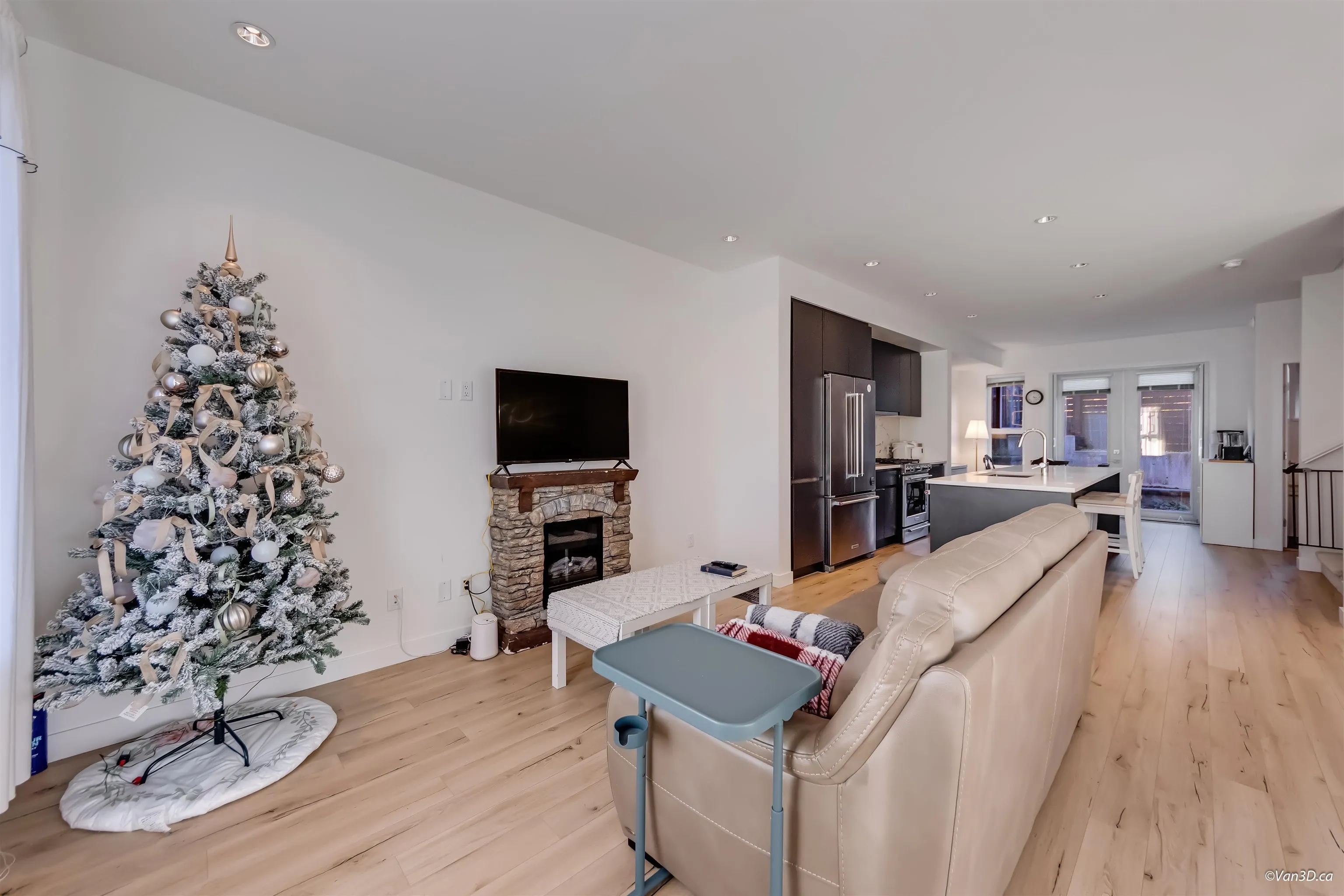 1228 Hudson Street #25