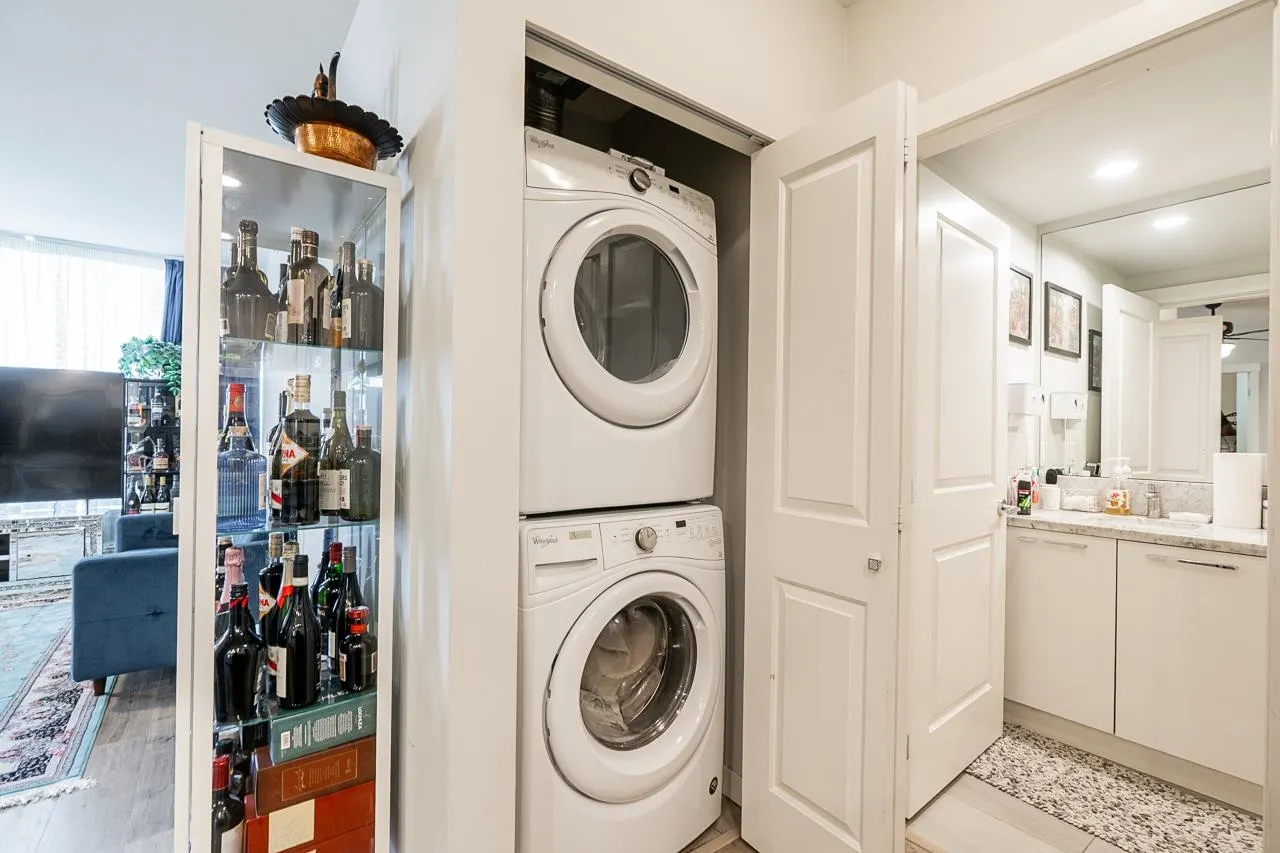 3281 E Kent Avenue North #1006