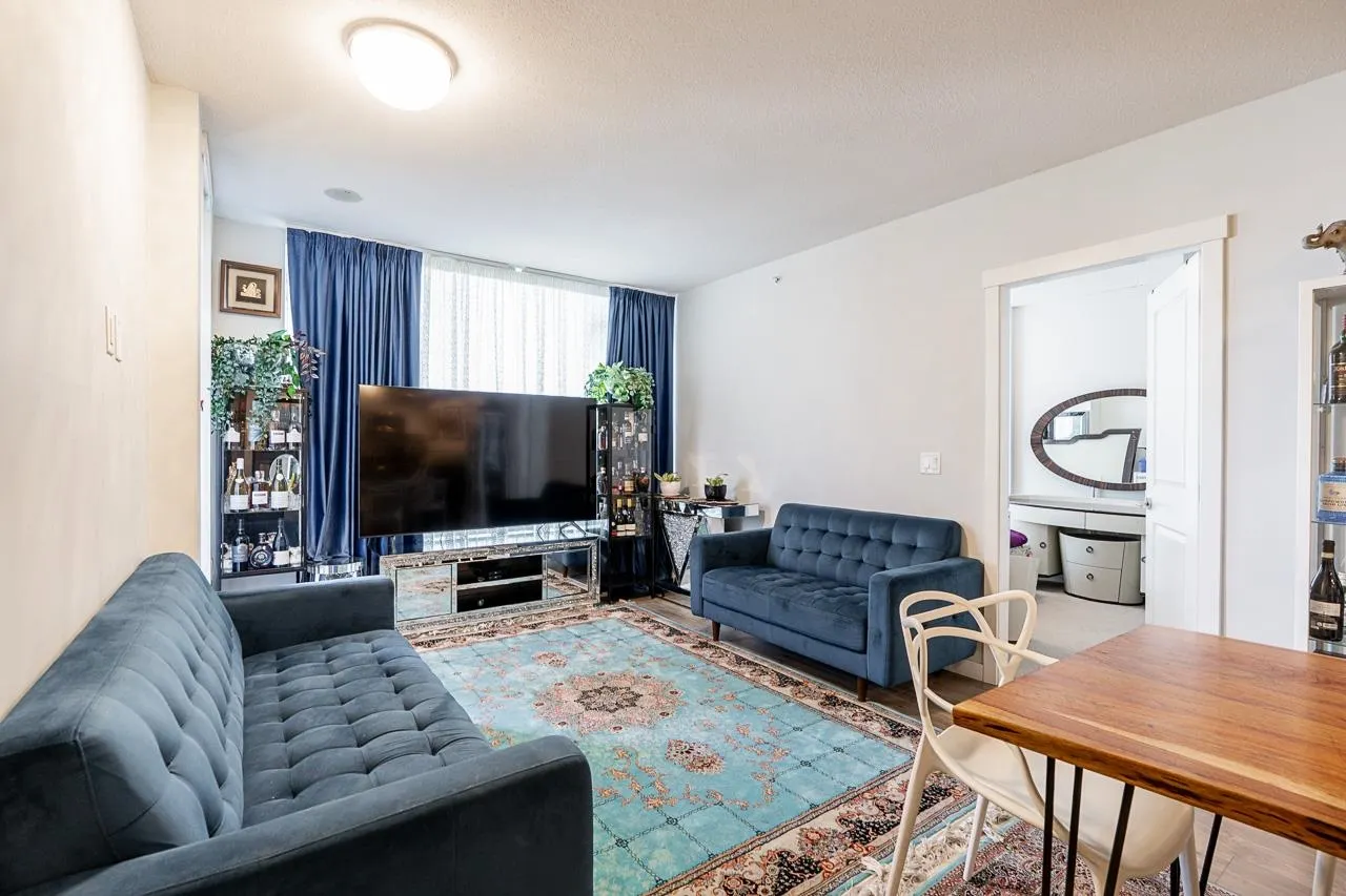 3281 E Kent Avenue North #1006