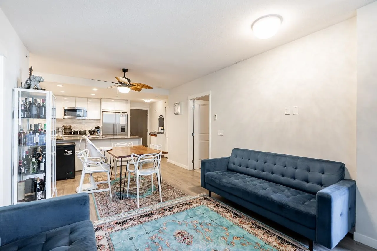 3281 E Kent Avenue North #1006