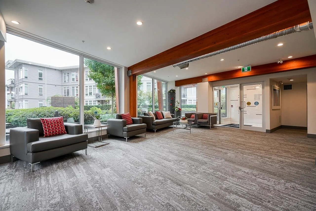 3281 E Kent Avenue North #1006