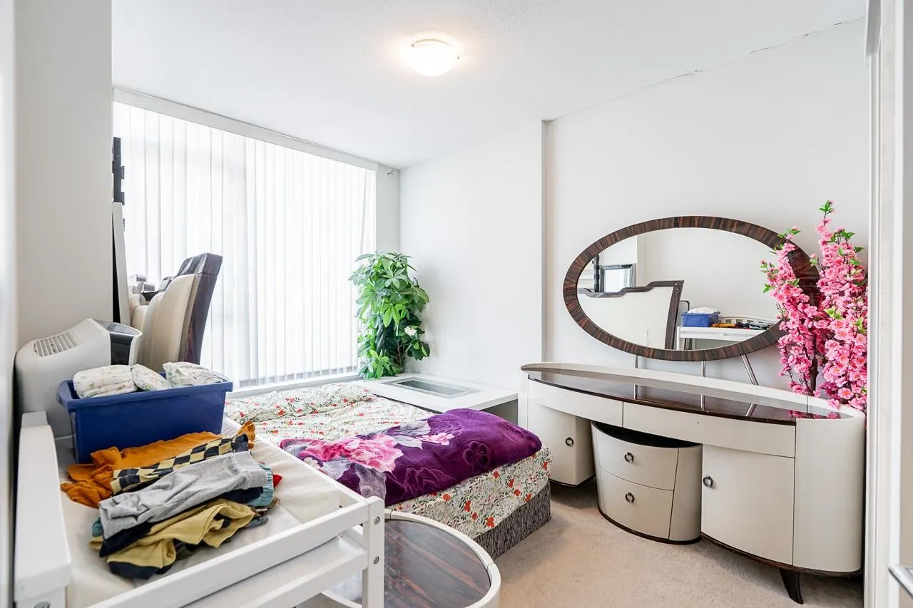 3281 E Kent Avenue North #1006