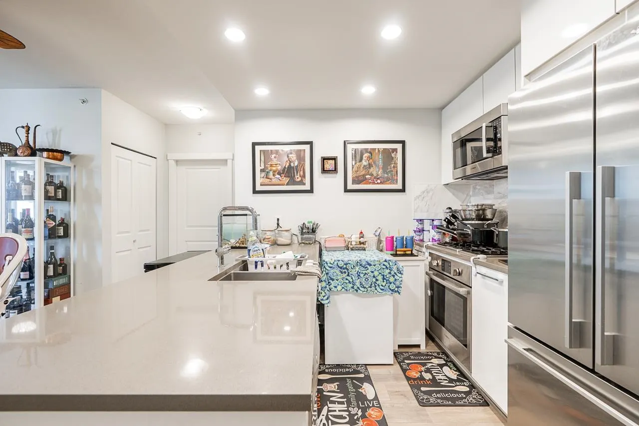 3281 E Kent Avenue North #1006