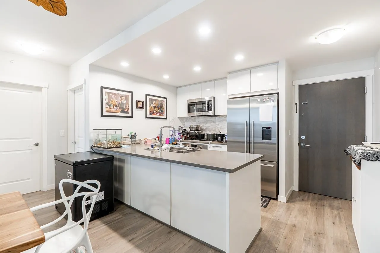 3281 E Kent Avenue North #1006