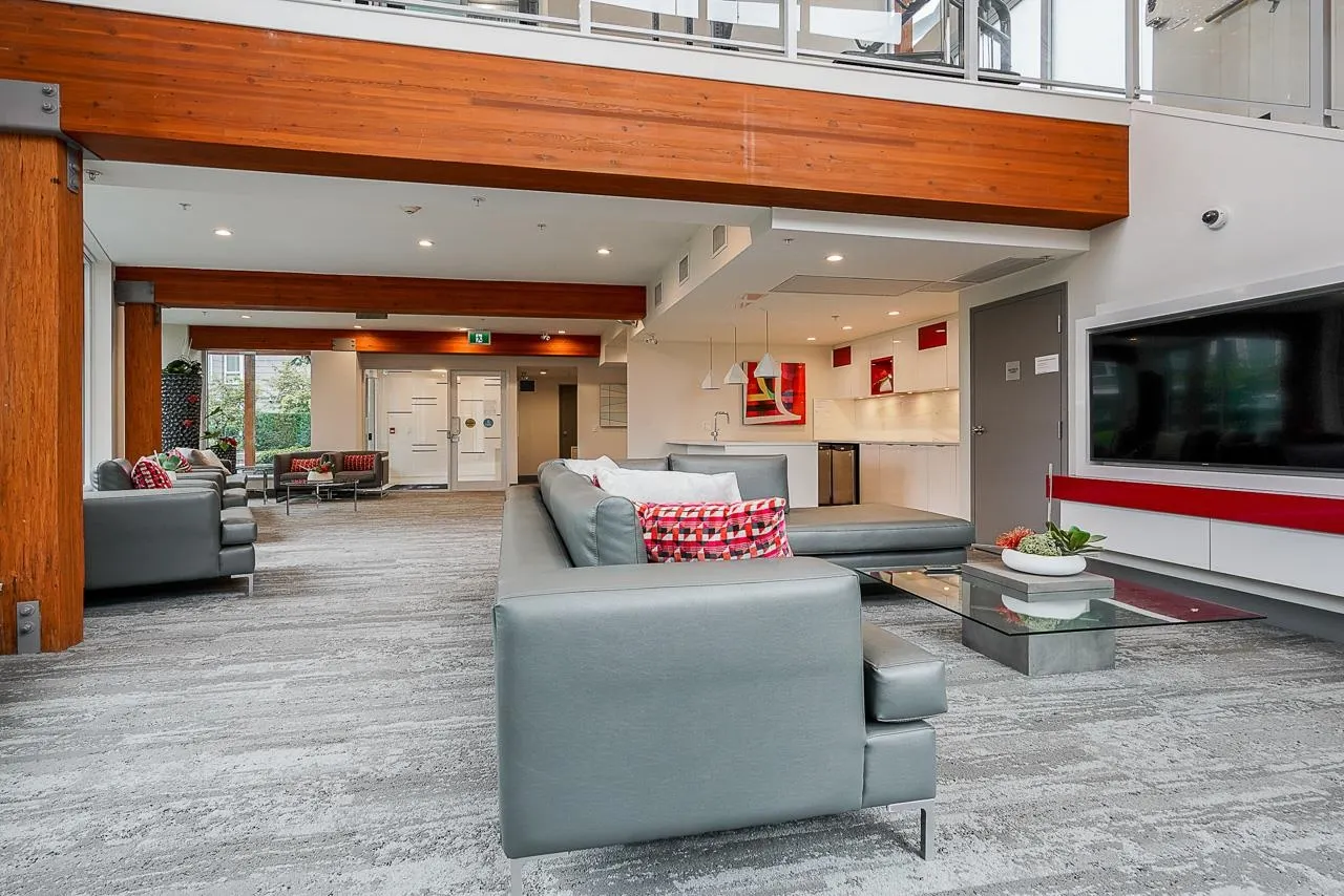 3281 E Kent Avenue North #1006