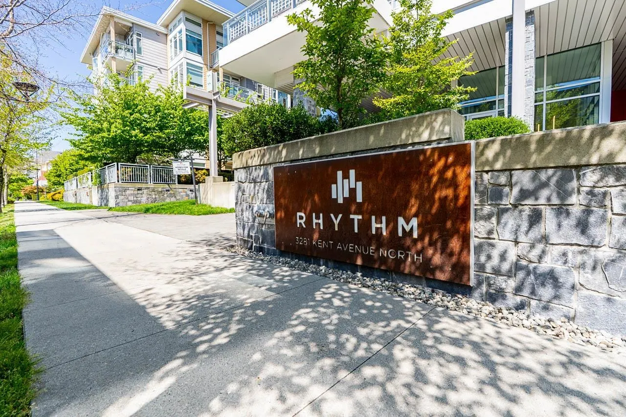 3281 E Kent Avenue North #1006
