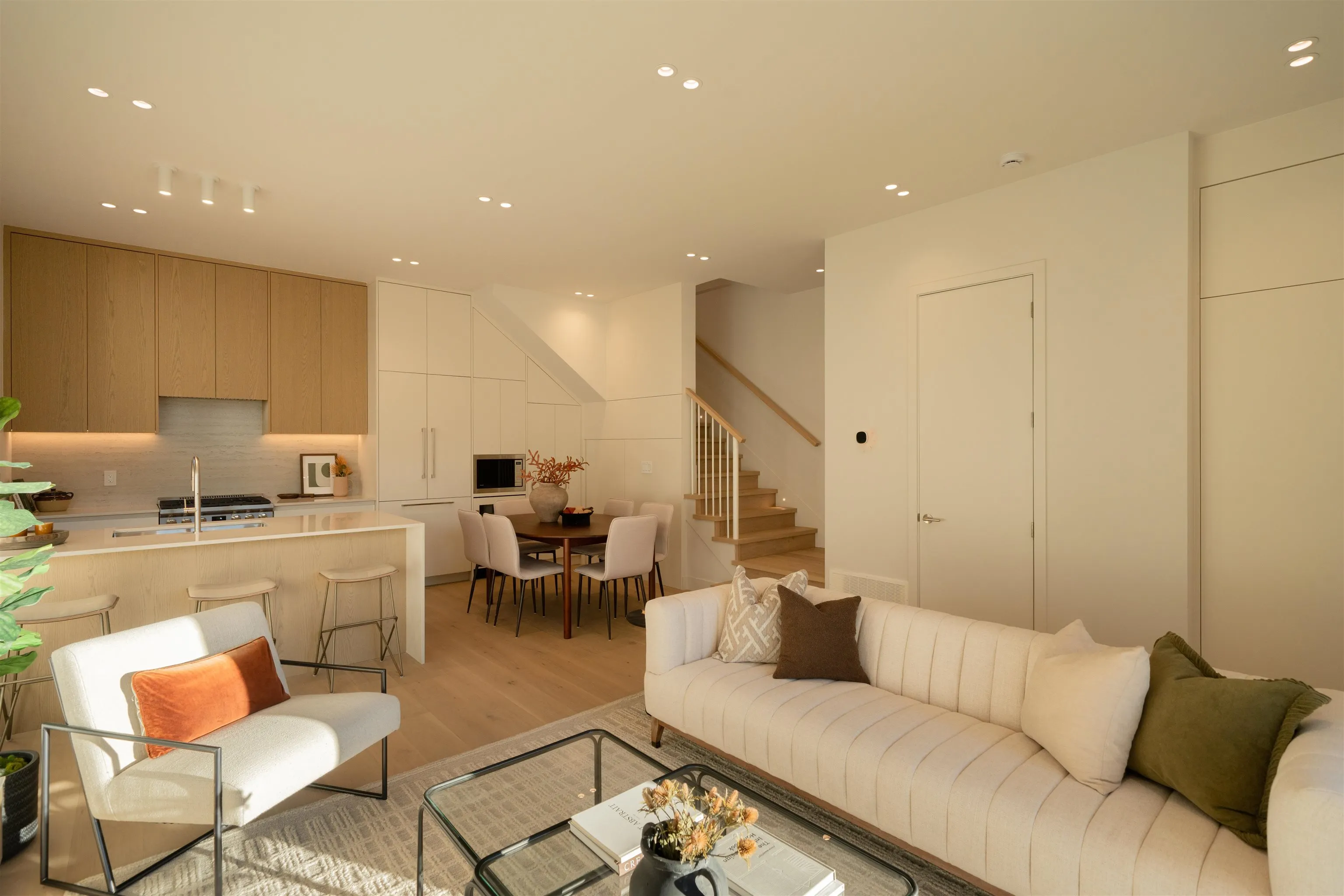 1458 Rosser Avenue #4