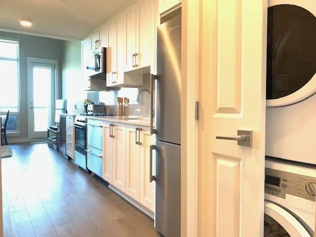 5011 Springs Boulevard ##607