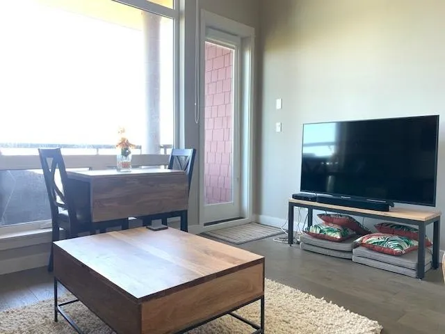 5011 Springs Boulevard ##607