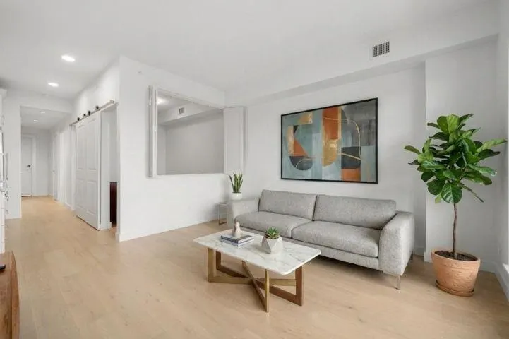 5011 Springs Boulevard ##307