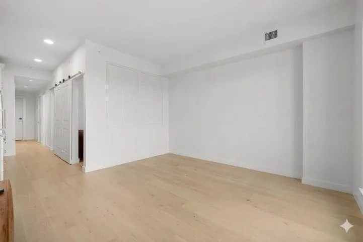 5011 Springs Boulevard ##307