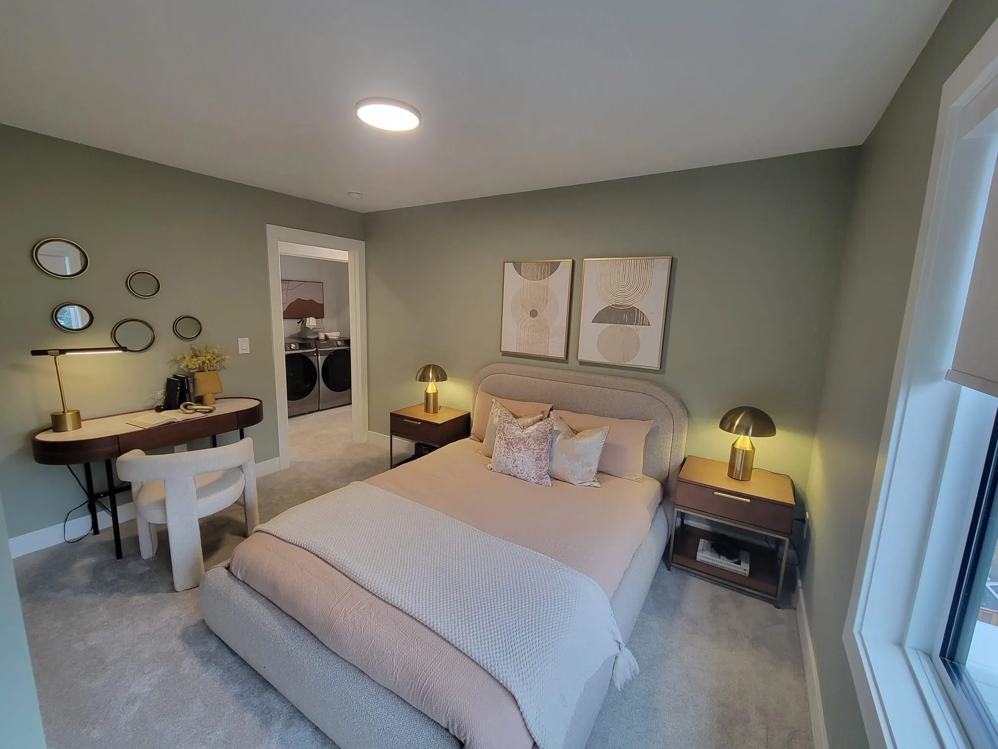 1641 King Crescent #9