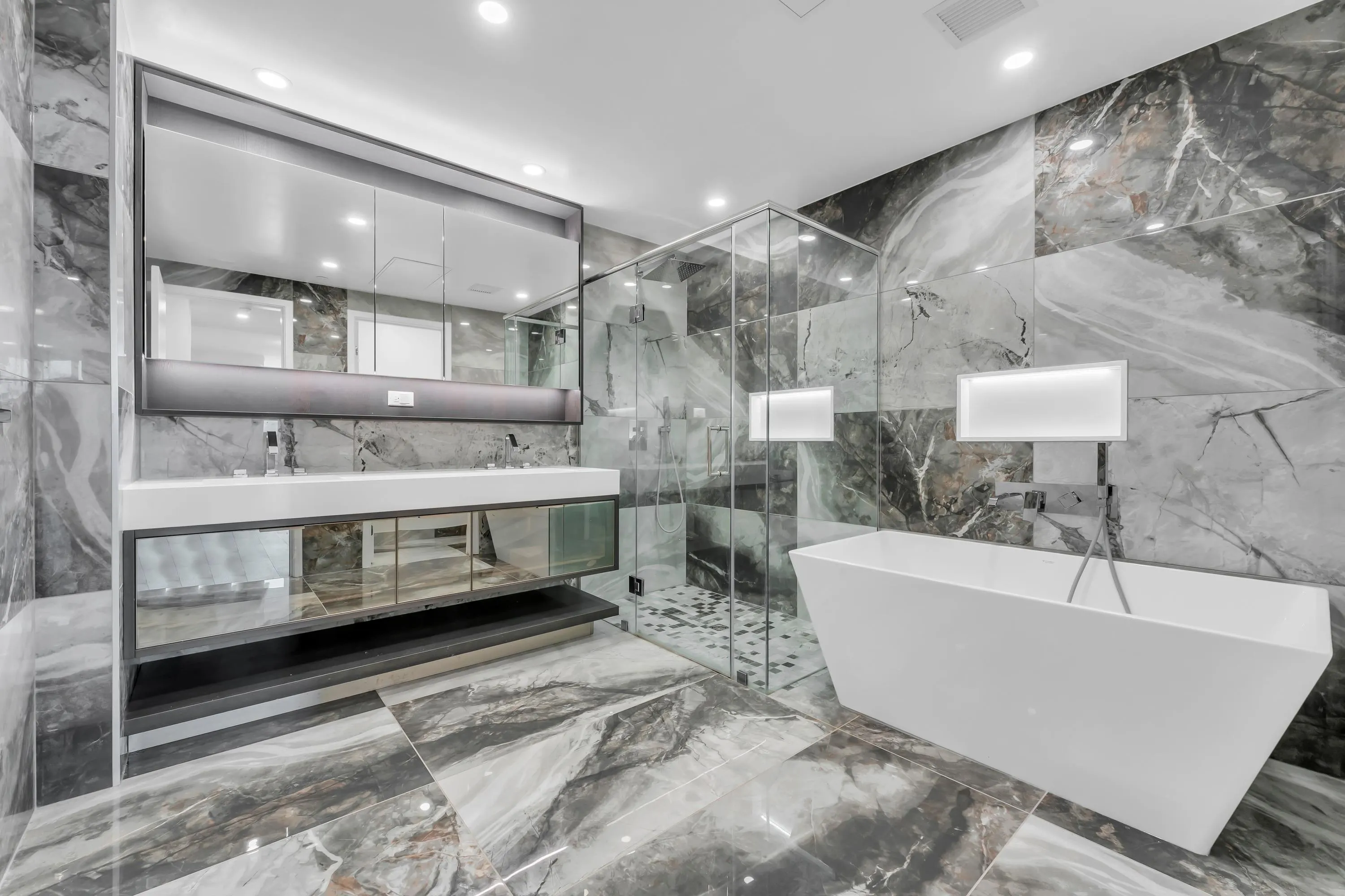 1342 Johnston Road #211