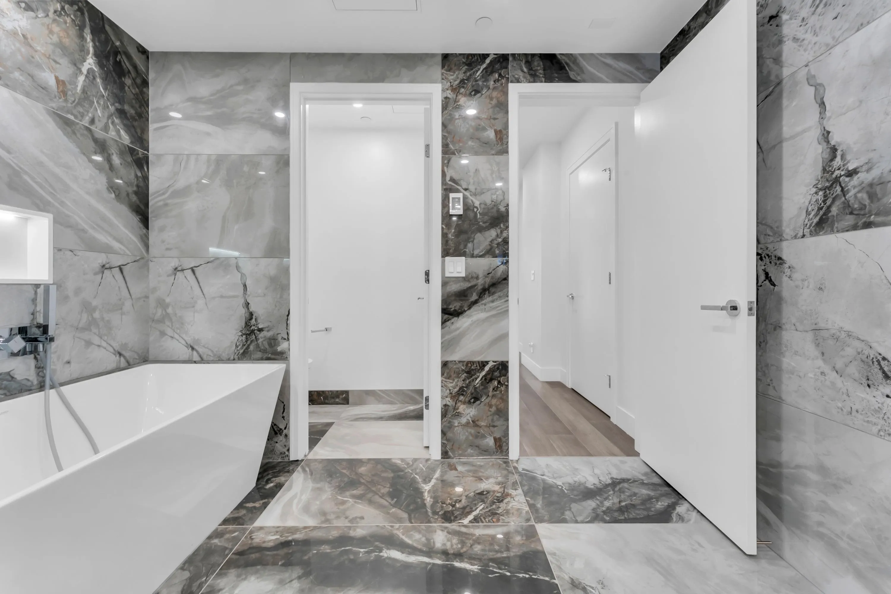 1342 Johnston Road #211