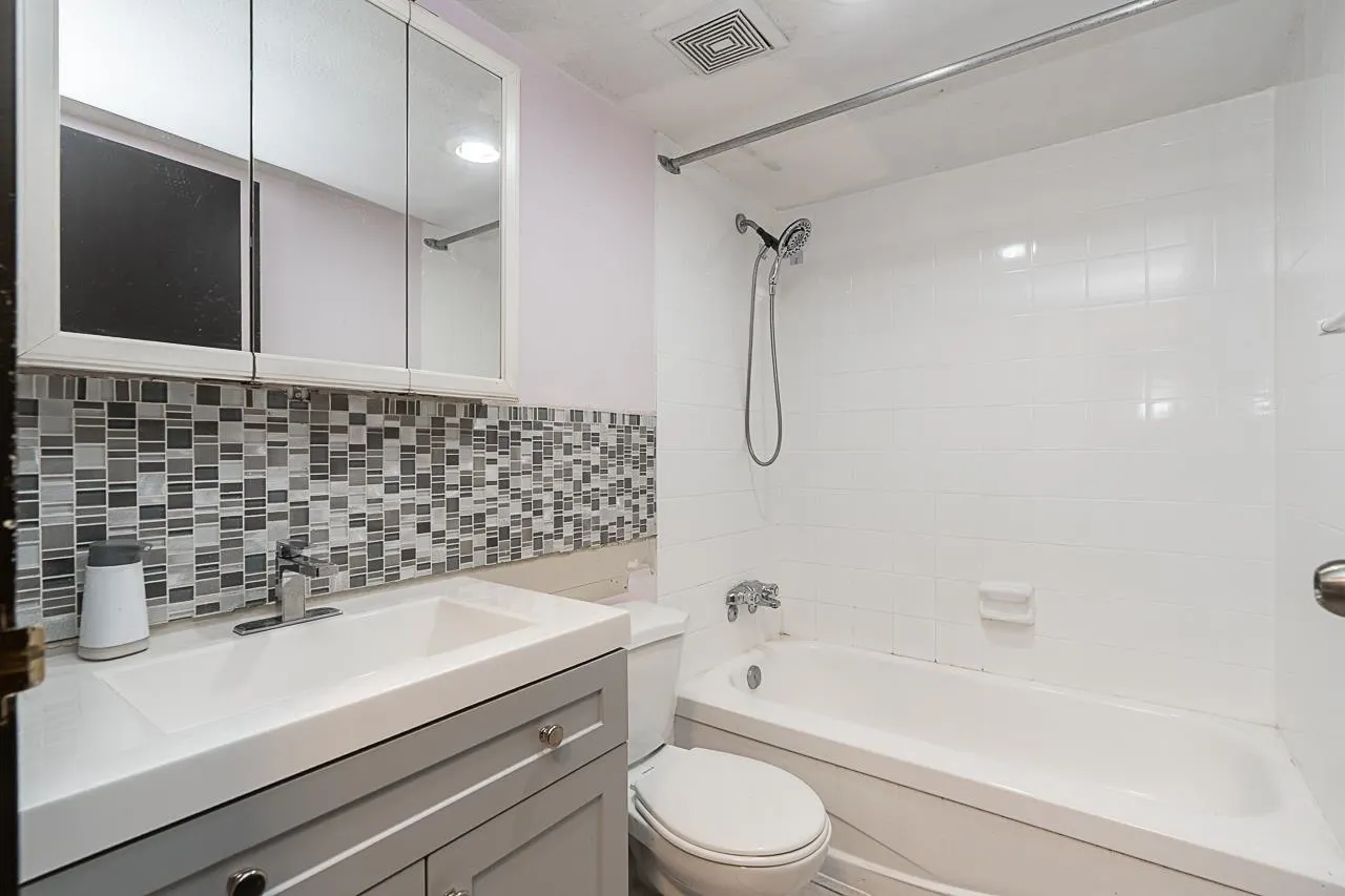 13775 74 Avenue #204