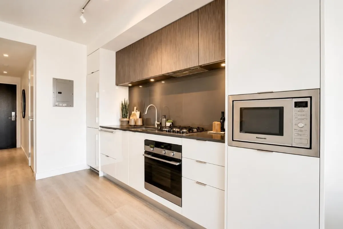 209 E 7th Avenue #404