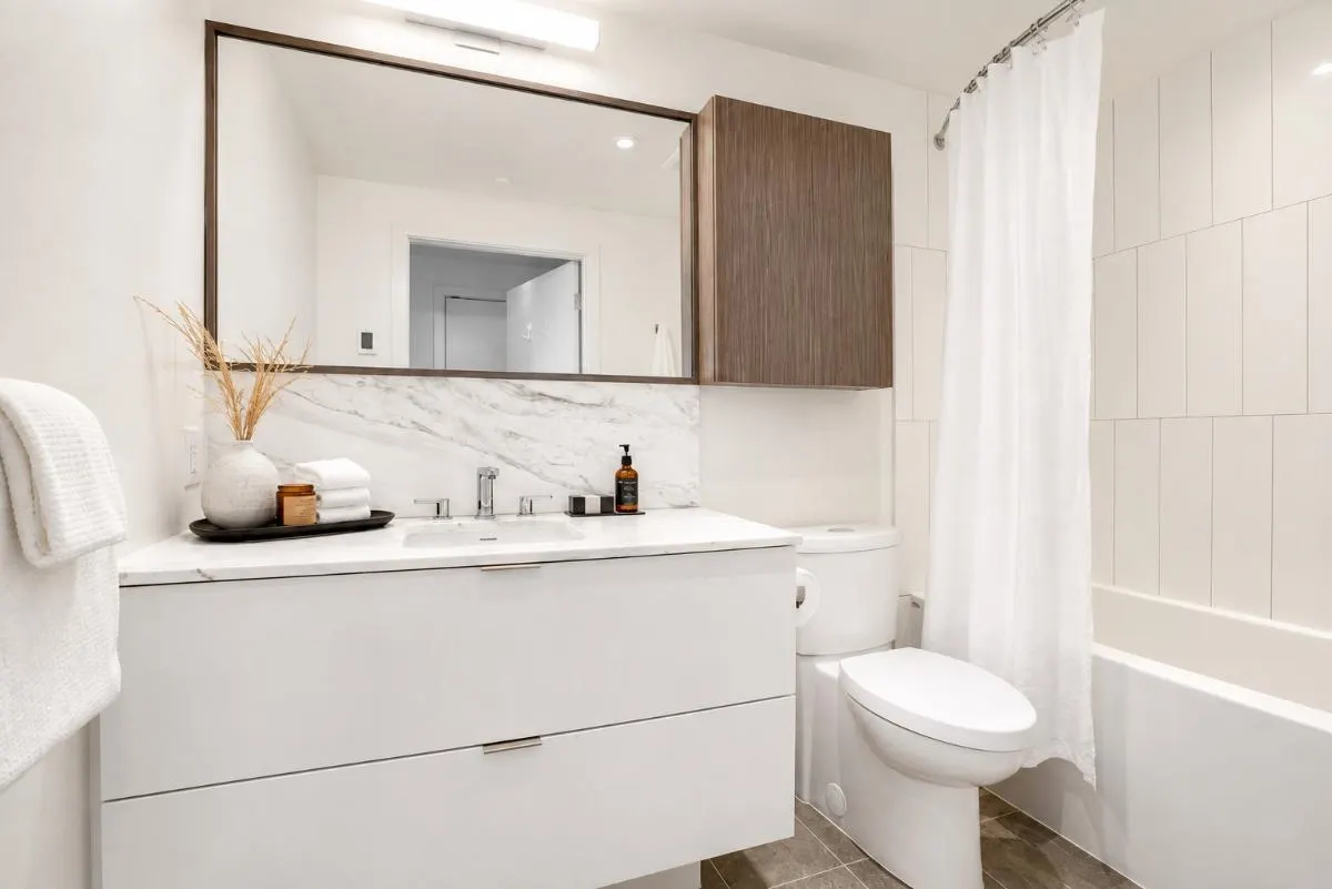 209 E 7th Avenue #404