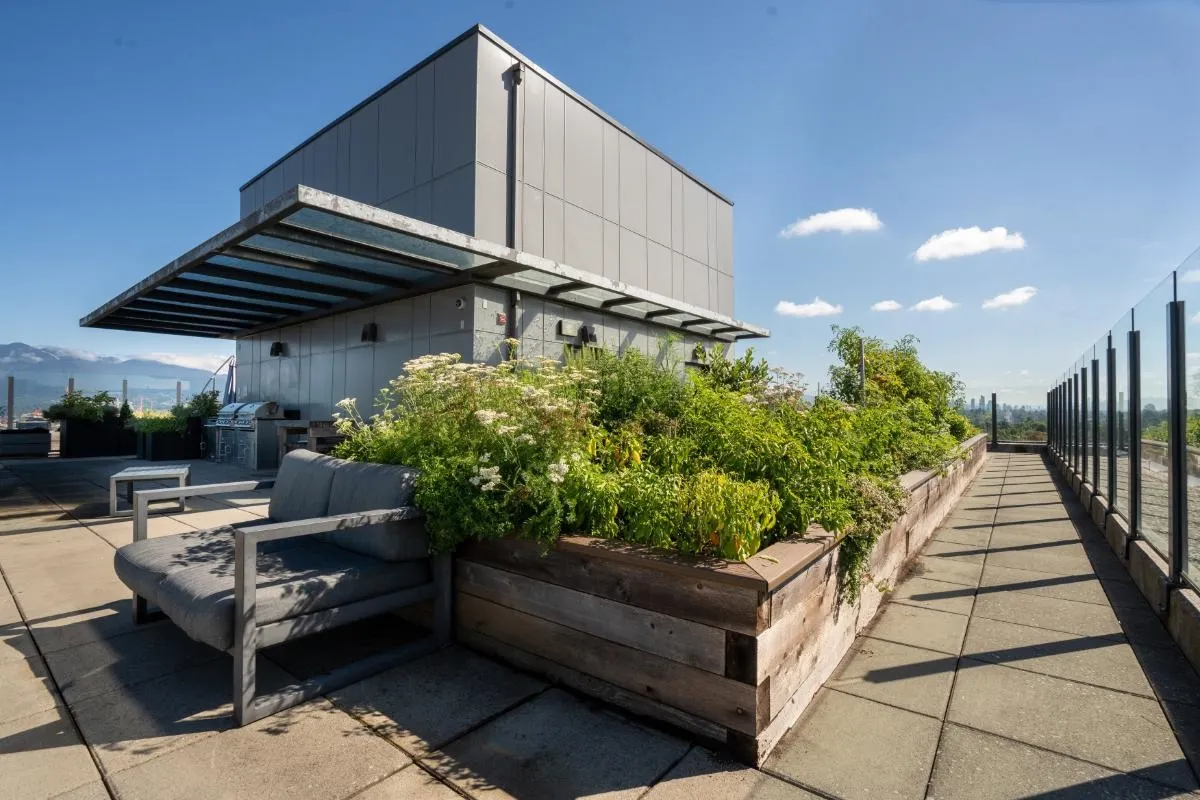 209 E 7th Avenue #404