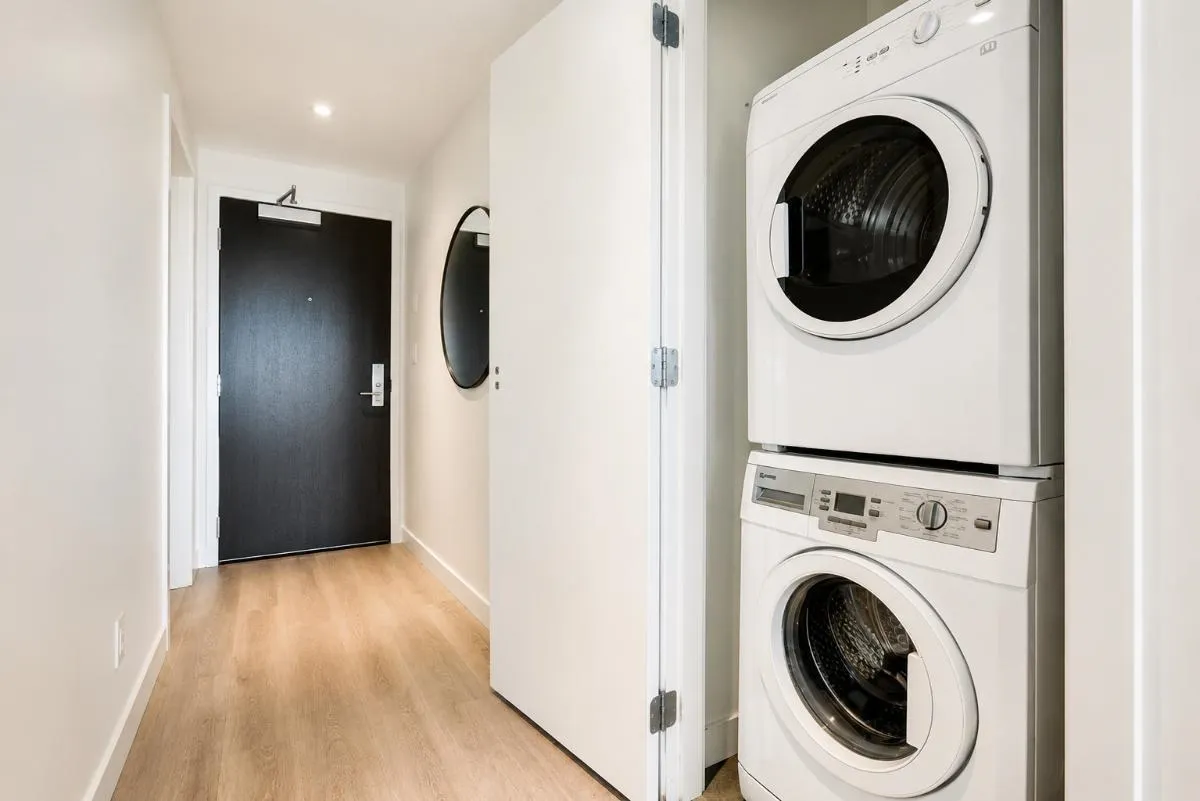 209 E 7th Avenue #404