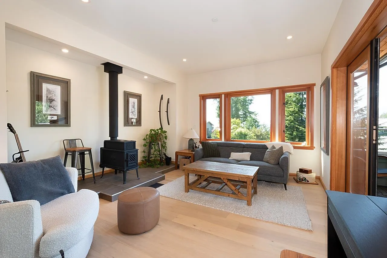 1655 Evergreen Lane