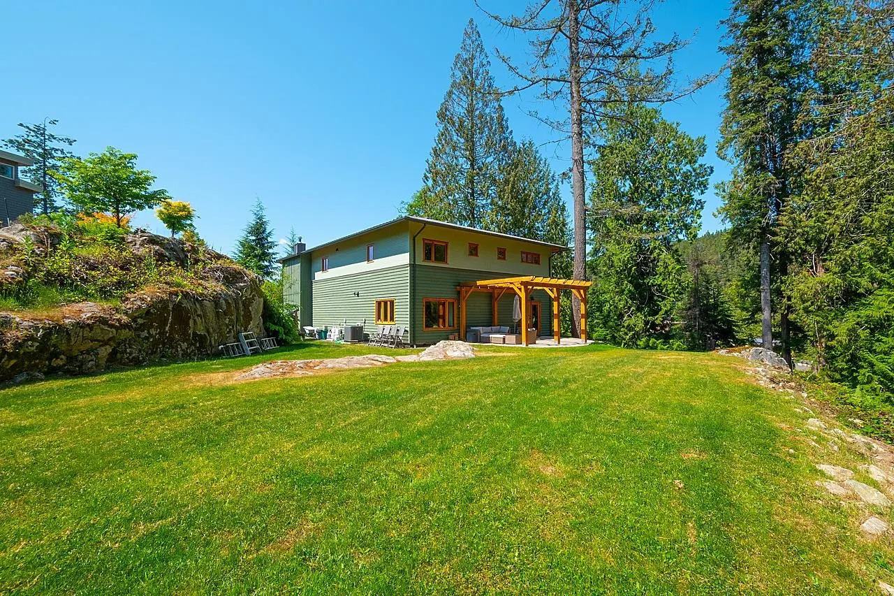 1655 Evergreen Lane