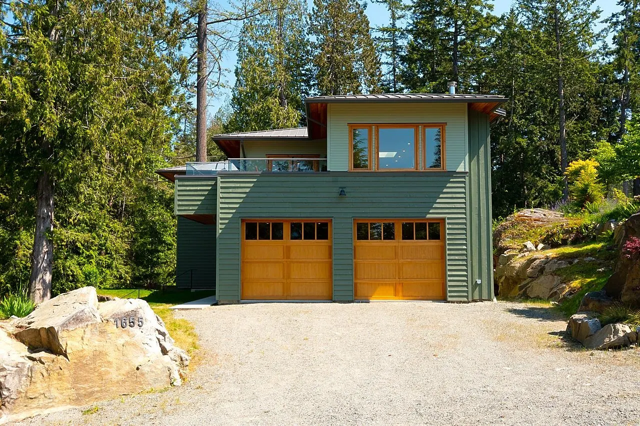 1655 Evergreen Lane