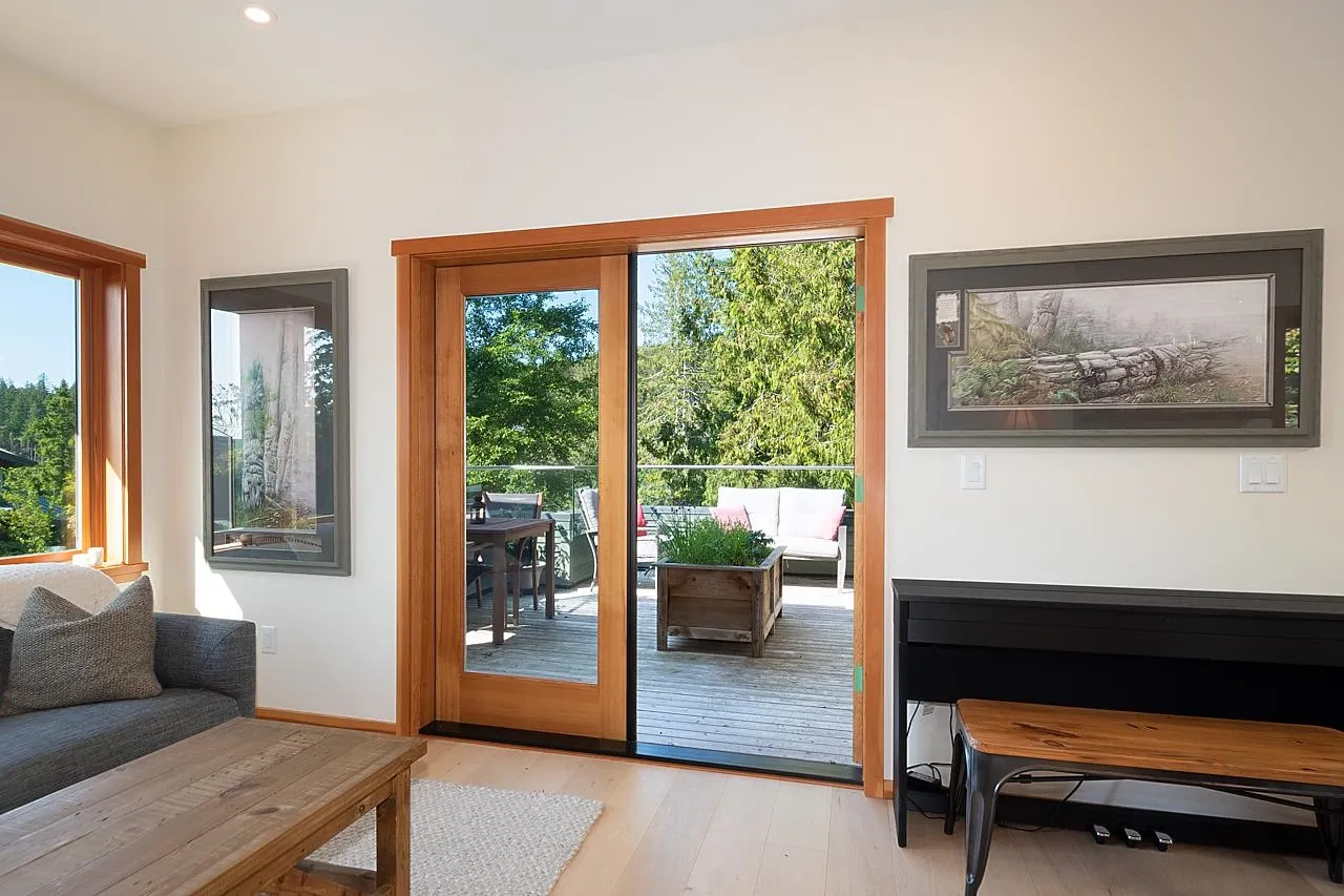 1655 Evergreen Lane