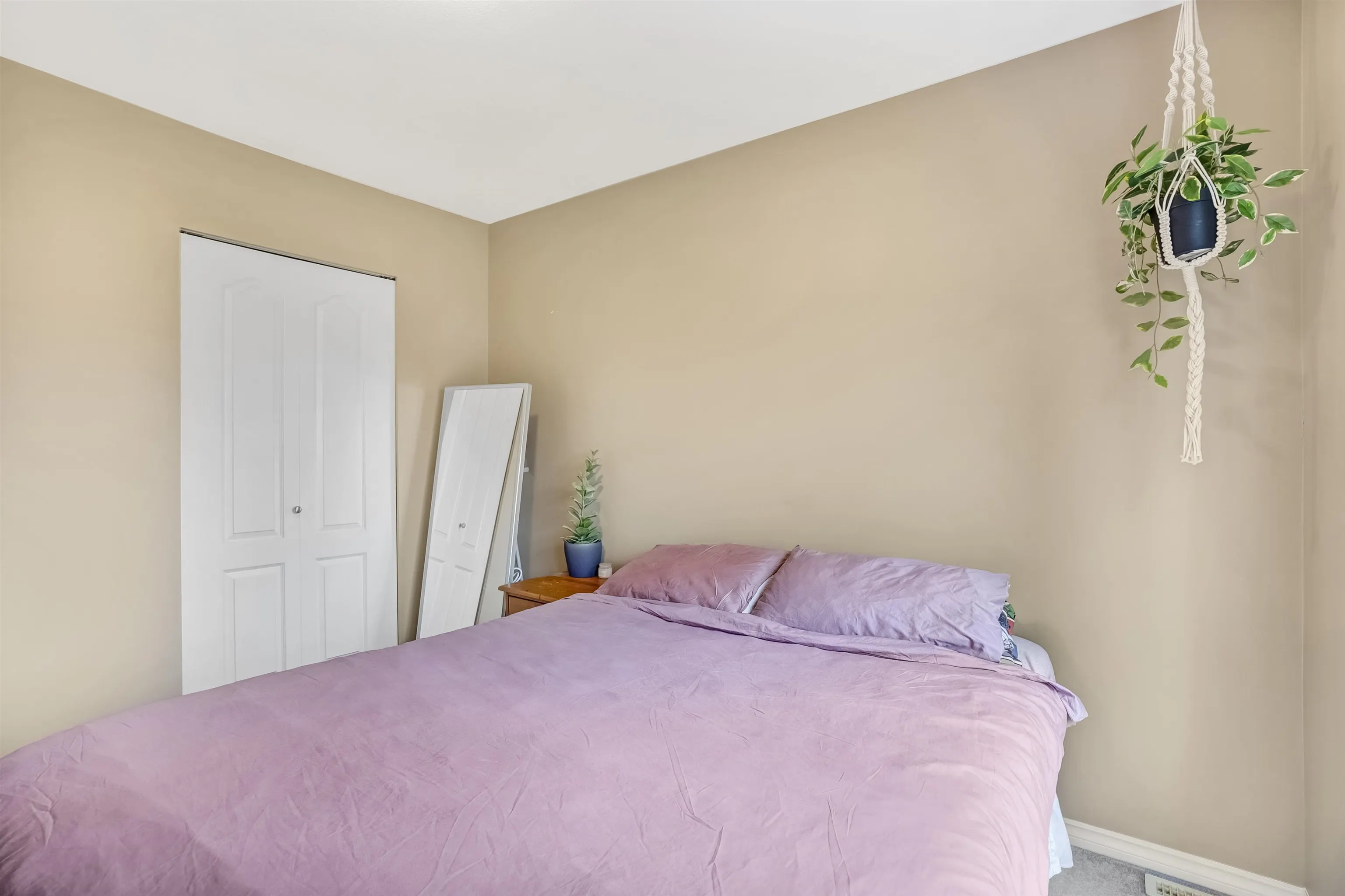 6588 188 Street #5