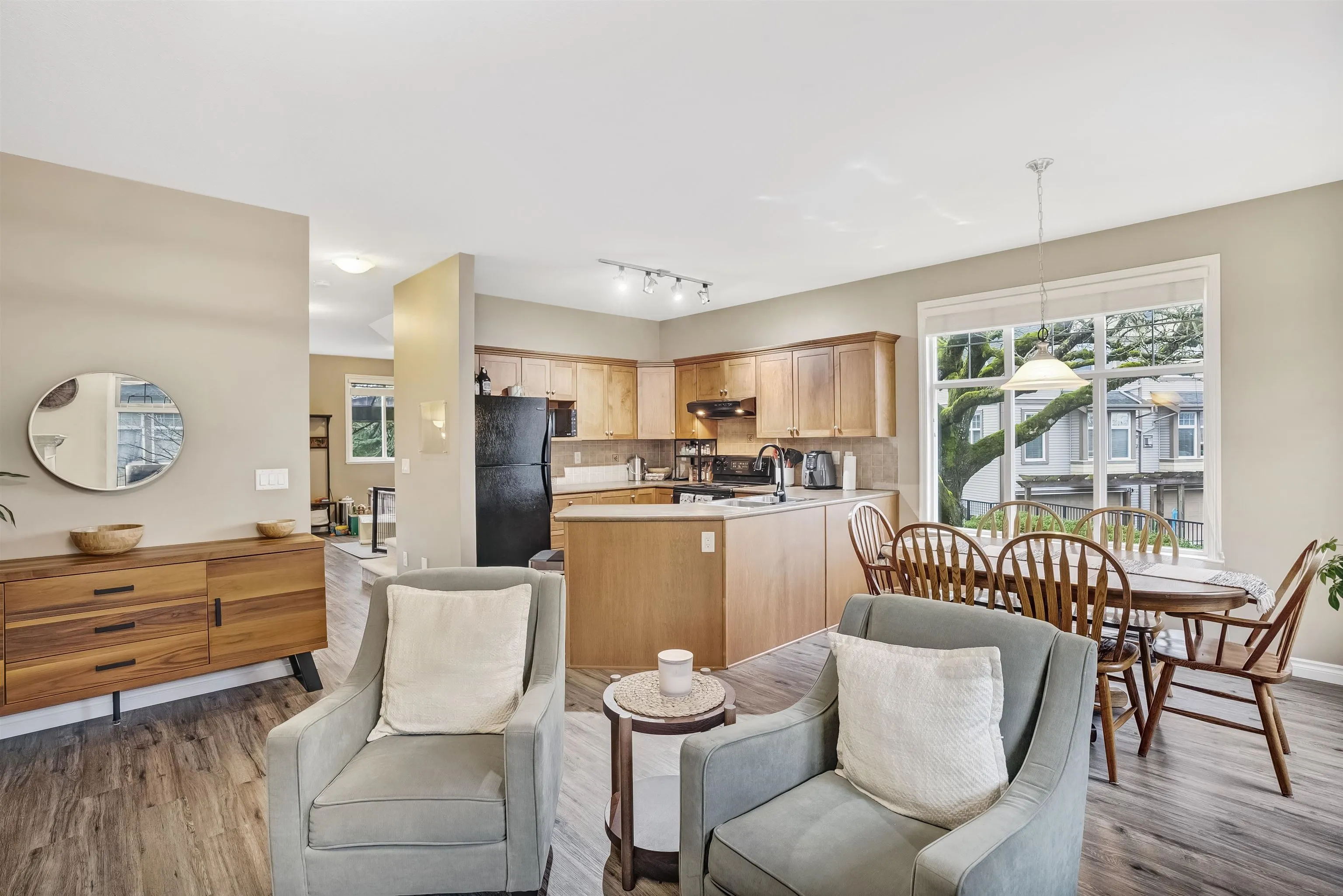 6588 188 Street #5