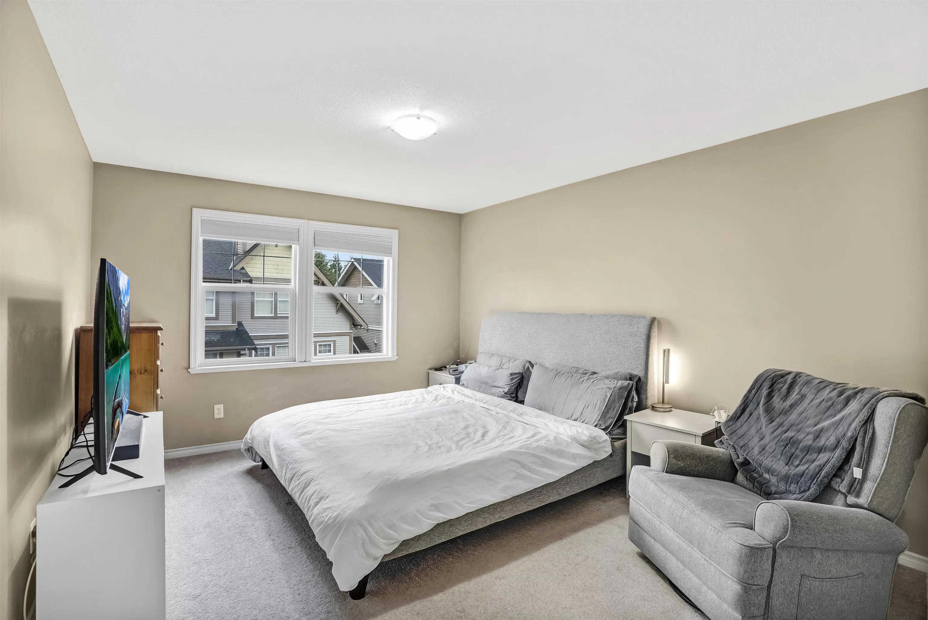 6588 188 Street #5