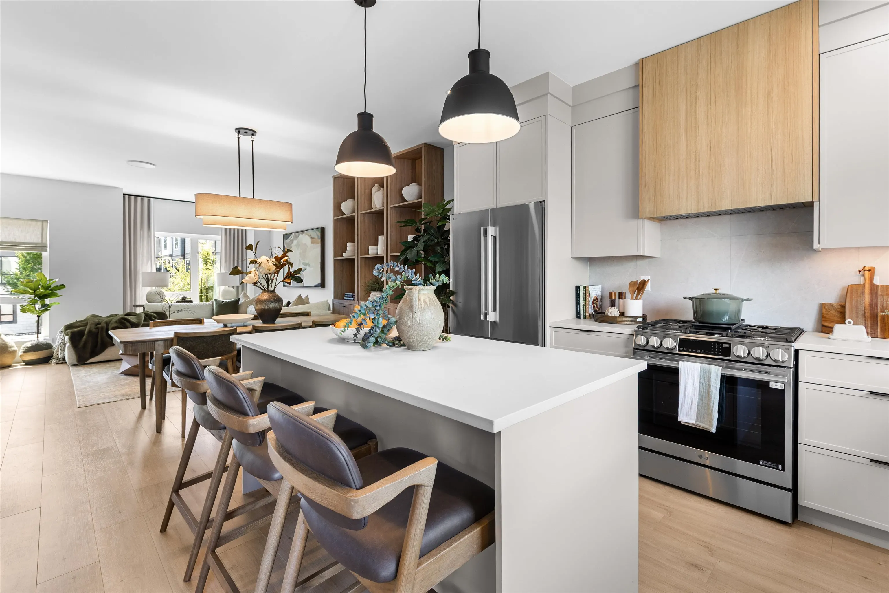 16765 25 Avenue #7