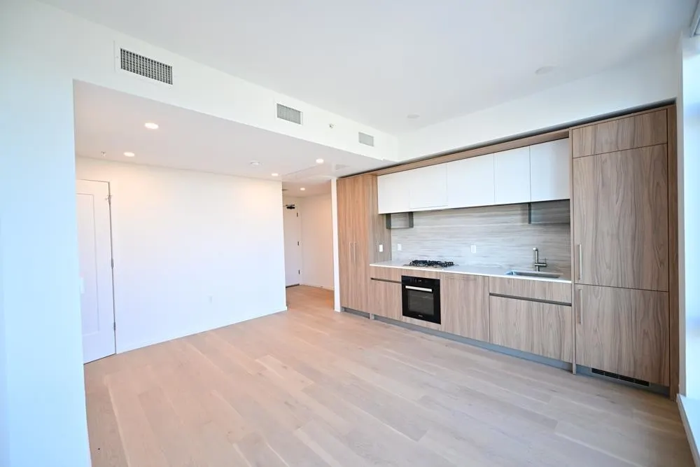 8486 Oak Street #306