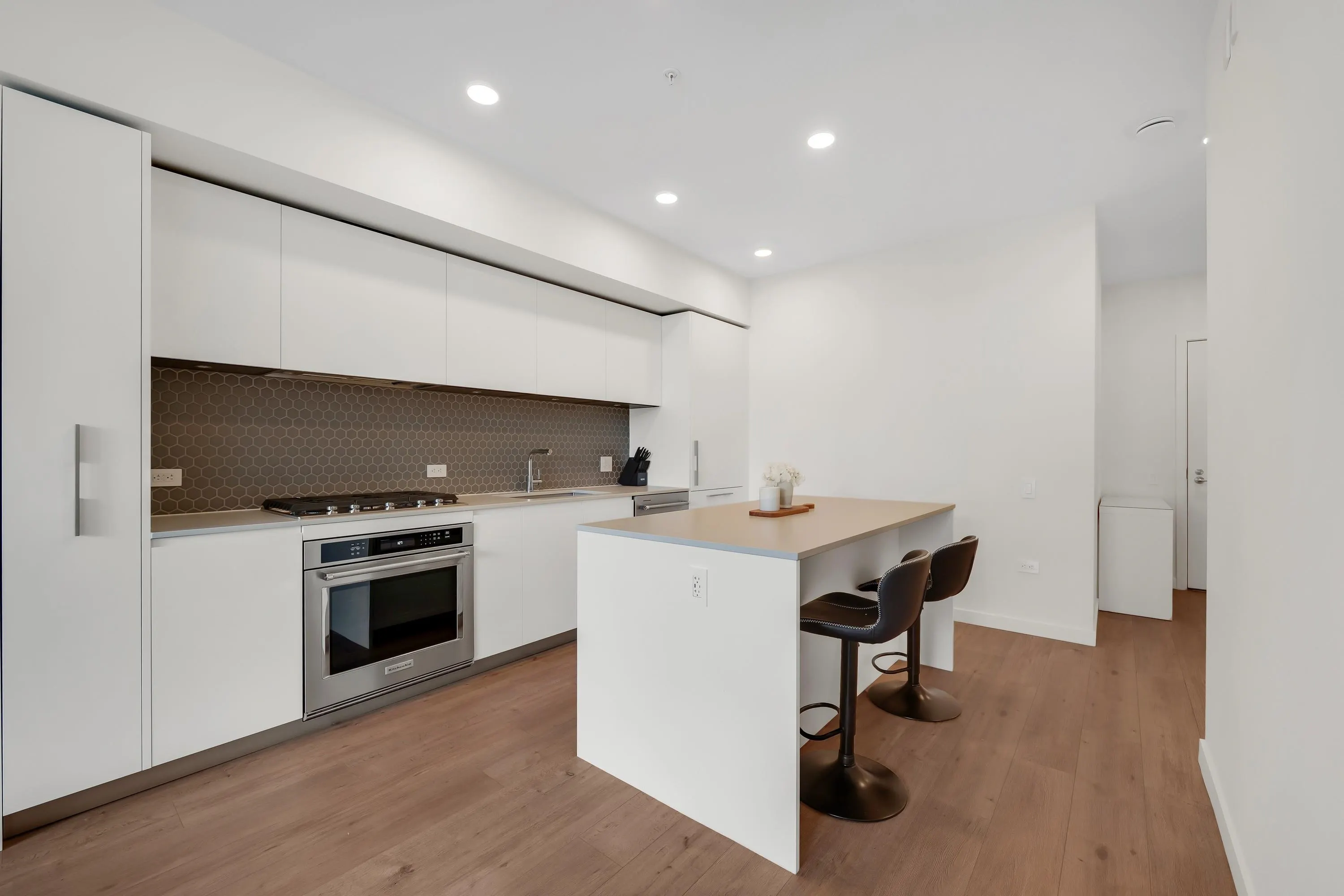 1506 Scott Crescent #205