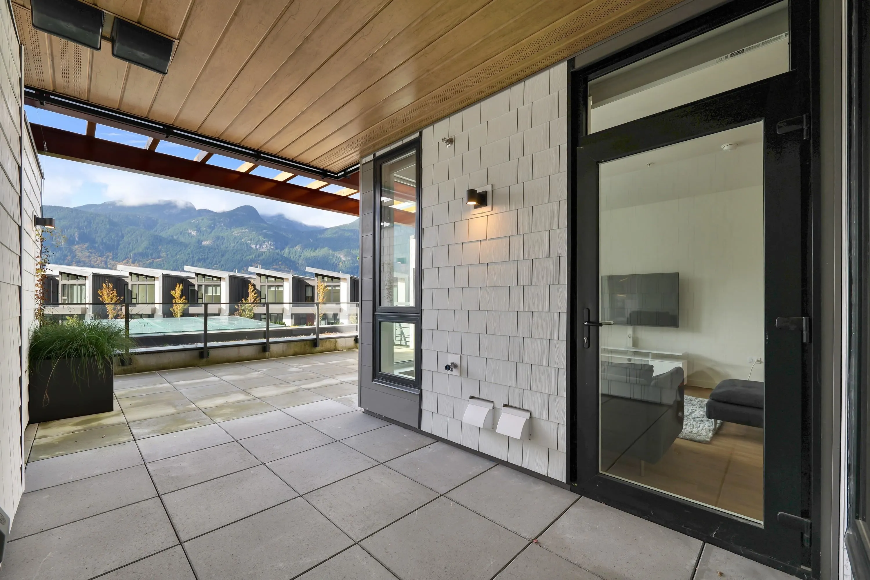 1506 Scott Crescent #205