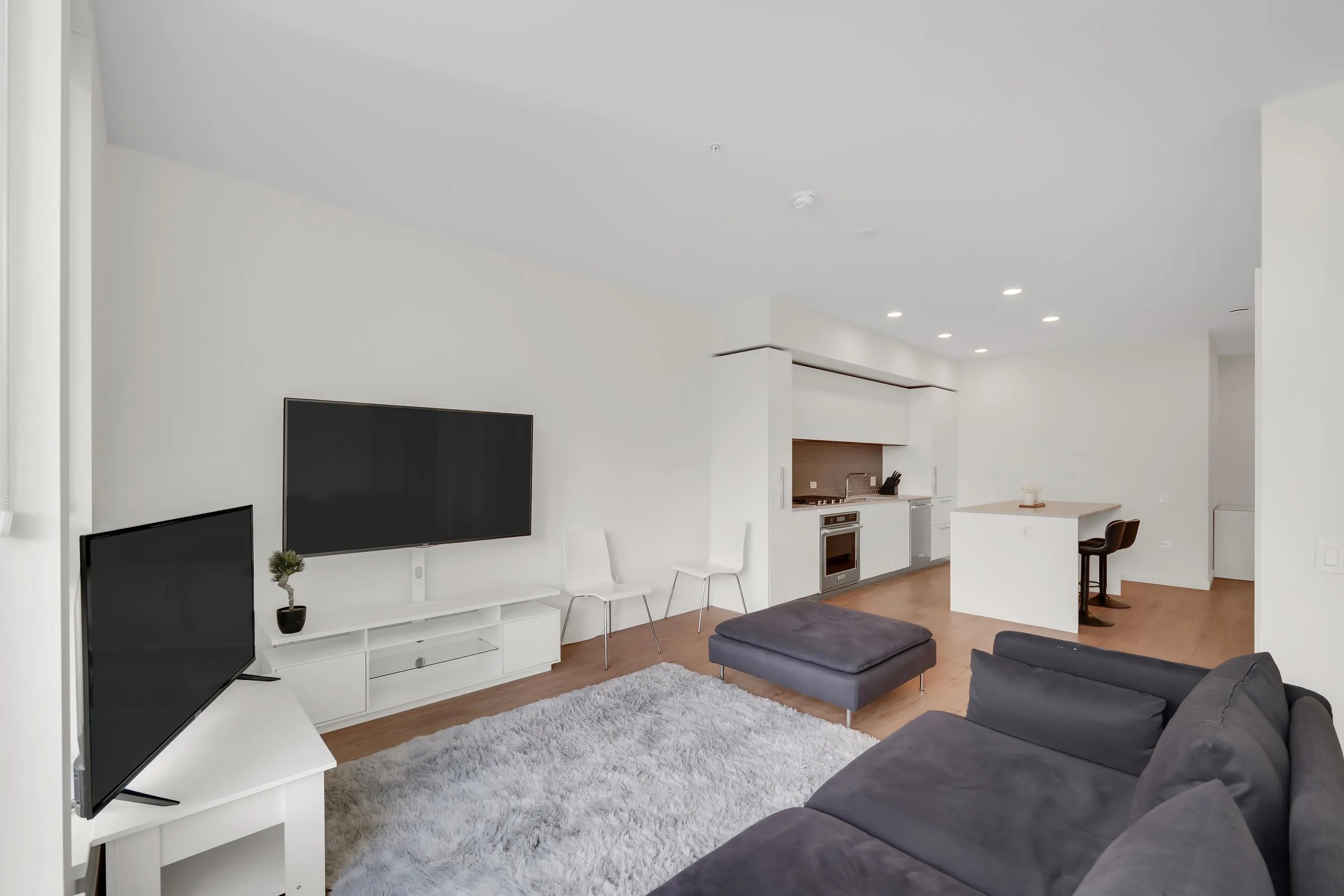 1506 Scott Crescent #205