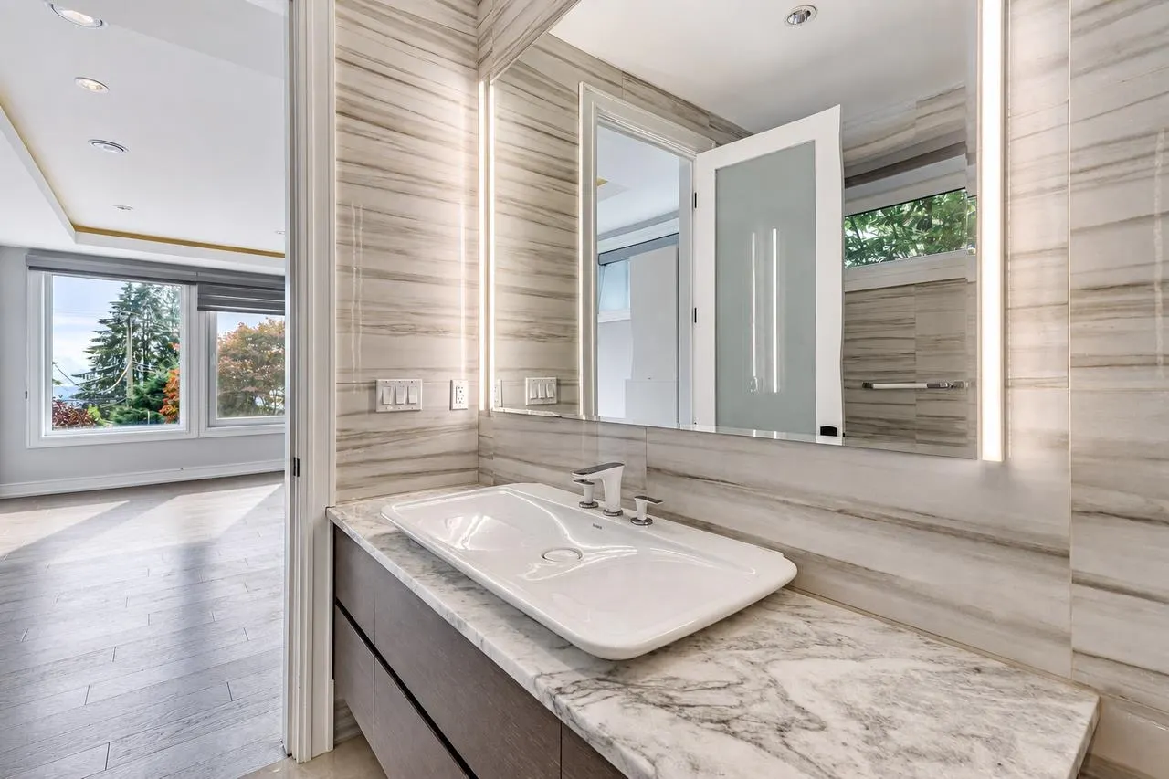 4816 Skyline Drive