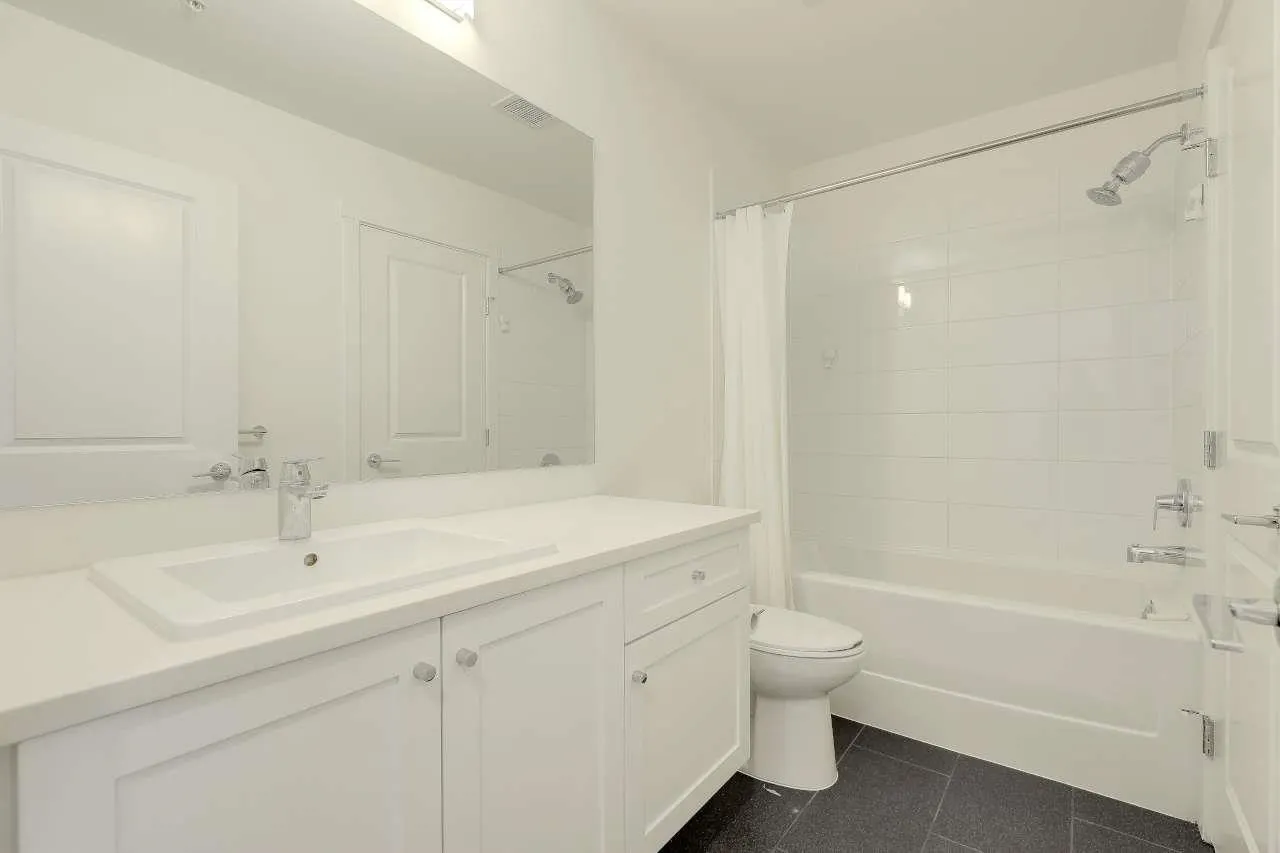 15738 85 Avenue #427