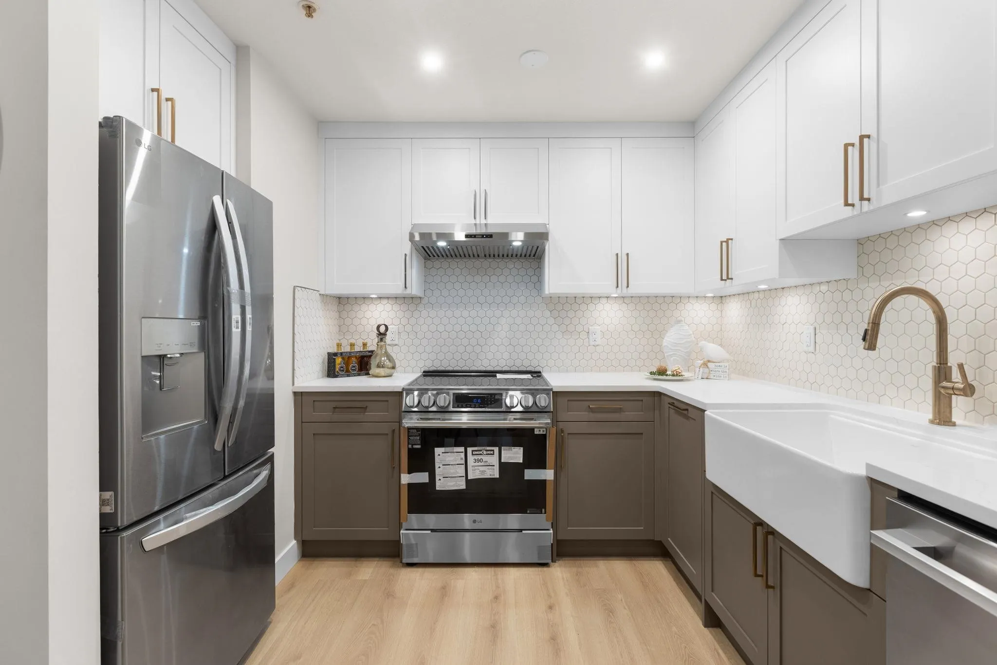 3151 Connaught Crescent #206