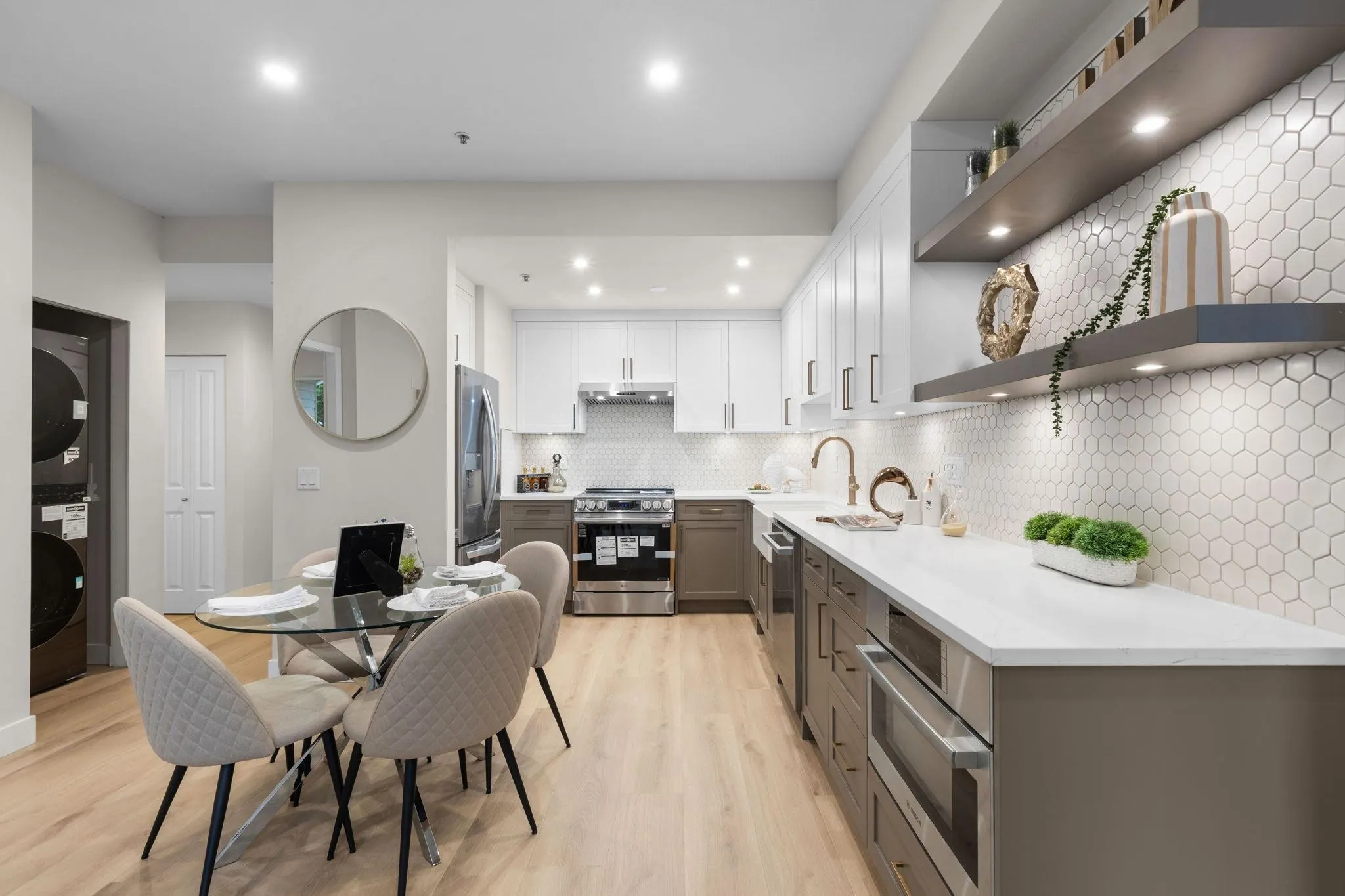 3151 Connaught Crescent #206